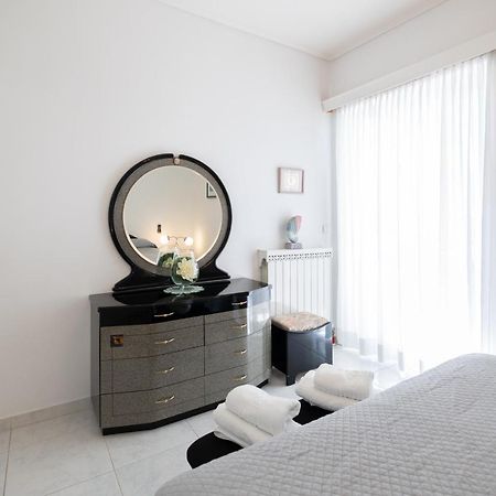 Seaside Penthouse In Kalamata Eksteriør billede
