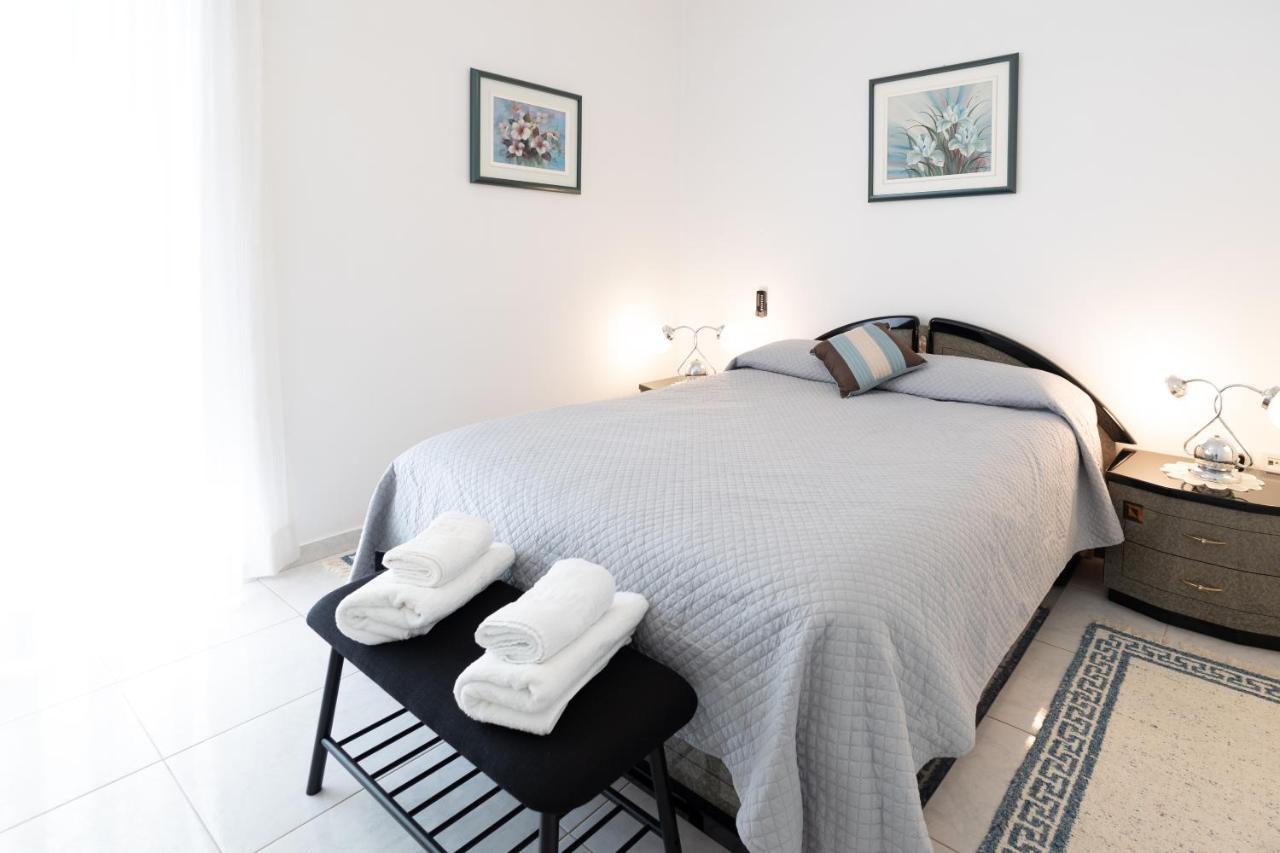 Seaside Penthouse In Kalamata Eksteriør billede